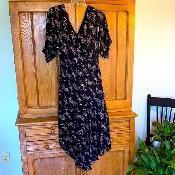 Lane Bryant Dresses & Skirts - Lane Bryant NWT Silk Dress, Size 14/16 W, flowy, black with pink & white flowers